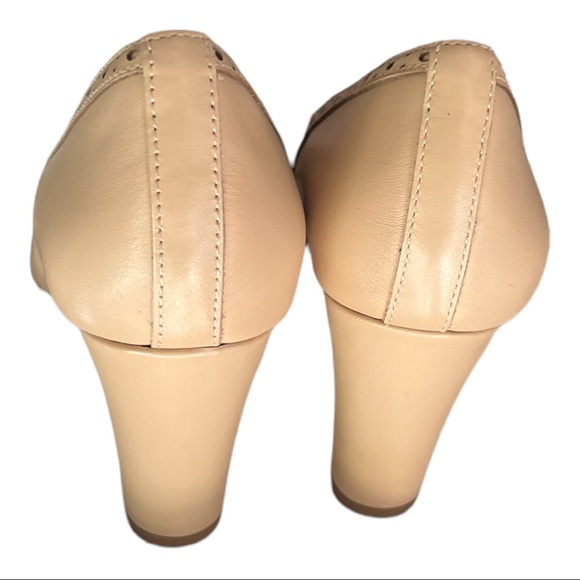 CHARLES DAVID Alanna Brogue Pointed Toe Pump In Nude-black-le Size:8.5 - Picture 5 of 5